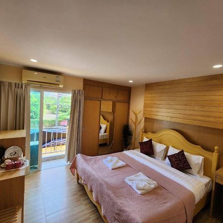 Alaita Hostel Patong 外观 照片